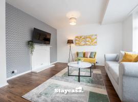 Bright & Spacious 3 Bedroom Home With Fast Wifi!, tempat menginap di Wythenshawe