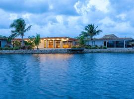 Seabird Luxury Dwellings, holiday home in Placencia Village