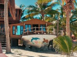 Grand Titanic, Boat House, hotel in Punta Allen