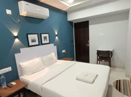 Cosy Room in Ranveer Studio, отель типа «постель и завтрак» в городе Пуна