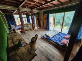 Shoonya Home Stay - Devalsari Deodar Forest Range - 60min from Mussoorie, hotel in Mussoorie