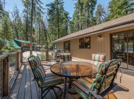Lucky Cub Cabin, hotel with parking in Dorrington