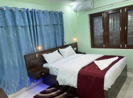 Royalwood City Inn, hotel en Birātnagar