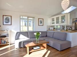 Salcombe Retreat Lodge 2, apartament din Soar