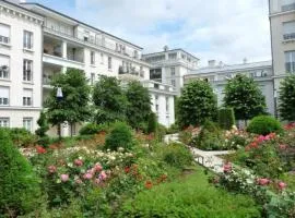 Le Royal Condo, 13 P, WIFI & Parking à Disneyland、シェシーのコンドミニアム