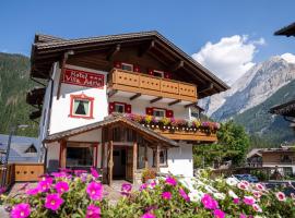 Villa Adria B&B, hotel Canazeiben
