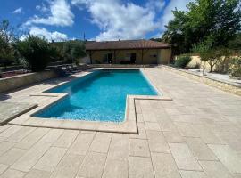 Maison a deux pas de Perigueux quartier calme., maison de vacances à Coulounieix-Chamiers