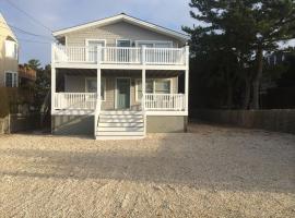 Amazing Apartment In Barnegat Light With 3 Bedrooms And Wifi, hotel sa Barnegat Light