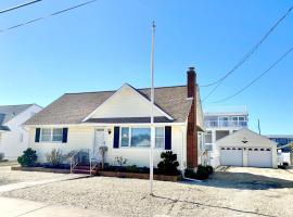 Vacation Rental With Pool On Lbi, hotel in Brant Beach