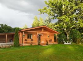 Forest Edge Cottage, villa em Riga