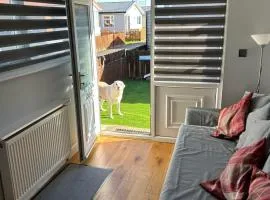 Modern One Bedroom Chalet with Central Heating