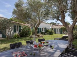 Beautiful villa 4BR with jacuzzi near the beach, hotel in La Couarde-sur-Mer