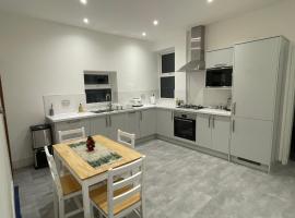 Newly renovated flat in Ashtead、Ashteadのアパートメント