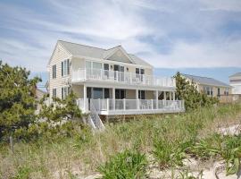 Beachfront Vacation Rental On Lbi, hotel in Brant Beach