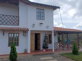 Cabaña, vía al teleférico. Mesa de los Santos – hotel w mieście Pescadero