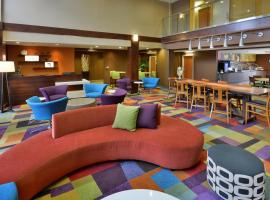 Fairfield Inn and Suites by Marriott Winston Salem/Hanes, מלון ליד קניון היינס, ווינסטון-סאלם