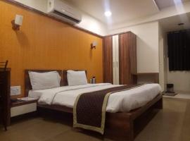 HOTEL PLATINUM, hôtel à Junagadh