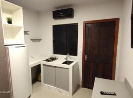 Quitinete compacta, homestay in Balneário Camboriú