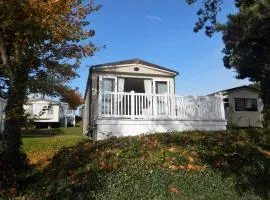 Family Seaside Retreat Private Stay at 5-Star Rockley Holiday Park Poole