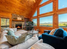 Beautiful 4BR Mountain View Cabin A Retreat for Everyone, hotel in Murphy
