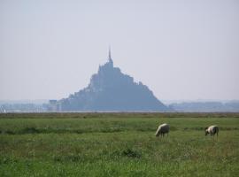 Charmante Maison de Pêcheur en baie du Mont Saint Michel, hotel v destinaci Genêts