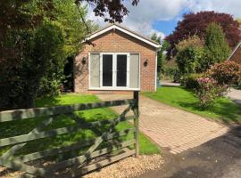 Inviting 2-Bed fully Furnished House-High Wycombe, קוטג' בהיי וויקומב