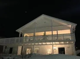 Modern Apartment in Scenic Kvaløya Amazing view