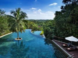 Narada Resort & Spa Qixian Mount, Hotel mit Whirlpools in Baoting