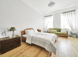 Bright and Warm Apartment, Vilnius City Centre
