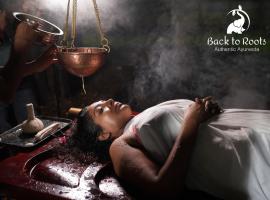 Back to Roots Ayurveda Retreat، فندق في Kizhake Chālakudi