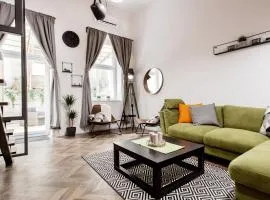 Walk to Nightlife from Quiet Condo - SPECIAL OFFER