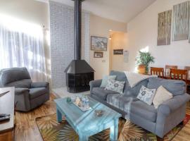 Bryce Chalet Retreat B Mountain Getaway, hotel in Basye