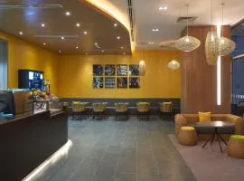 Holiday Inn & Suites Saigon Airport by IHG