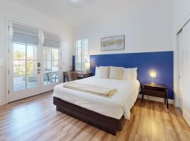 LV007 Downstairs LV Studio in a Quiet Location, hotel in La Quinta