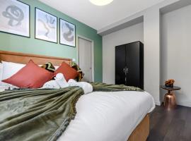 Newly Renovated 1 BDR Flat - Central Location, family hotel in London