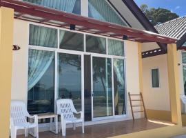 Chokdee Resort, hotel in Ko Chang