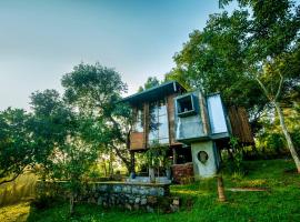 Heavens Acres Lodge - Two Bed Room Cabana - Agarloom, hotel i Matale
