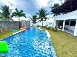 Casa Garça - 4 Suítes - Super Piscina - Pé na Areia - em Maceió