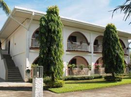 Lago de Oro Hotel & Cable Ski Park, hotel v destinaci Calatagan