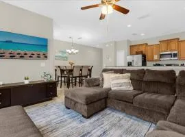 4 Bedrooms 3 Bathrooms Paradise Palms 8963 Cat