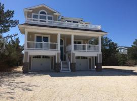 Awesome Home In Barnegat Light With 4 Bedrooms And Wifi, hotel in Waretown