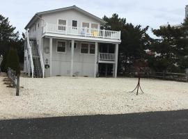 Nice Apartment In Barnegat Light With 3 Bedrooms And Wifi, hotel in Waretown