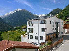 Hotel Sonne, hotell i Stelvio