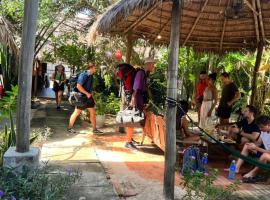 The Seaside Bungalow Hostel and Bar