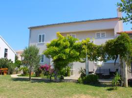 파그에 위치한 호텔 Family apartments Jimmy - city center