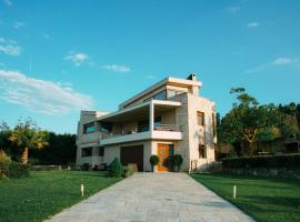 Luxury Villa Kassandrino, loma-asunto kohteessa Kassandrinón