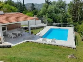 Casa con piscina vista al lago montañas-Sierras de Córdoba