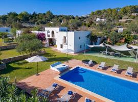 Villa in San Jose sleeps 10 - Sa Vinya, ξενοδοχείο με τζακούζι σε San Jose de sa Talaia