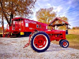 Bourbon Trail: Caboose on the Farm, cottage in Lawrenceburg