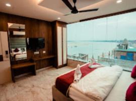 Viesnīca Hotel Royal Spring , Pahalgam pilsētā Pahalgama